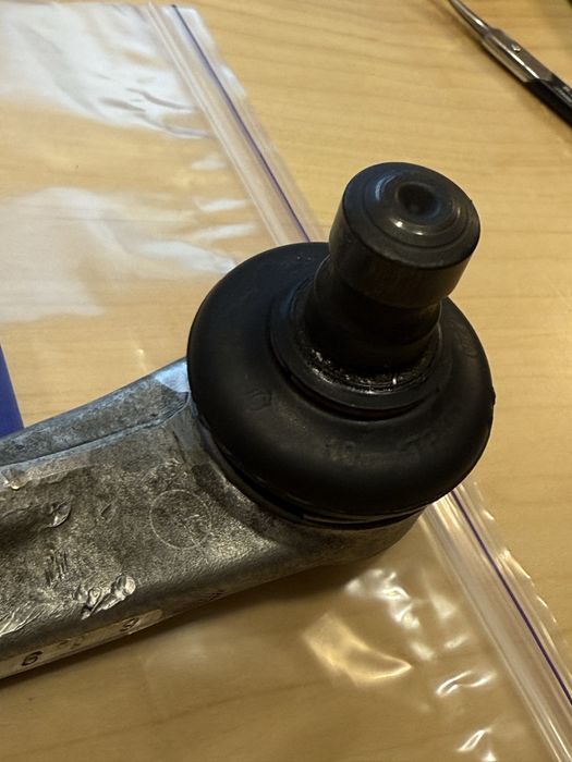 Рячаг на макан macan - верхний правый - восстановленный 8K0407509P TRW