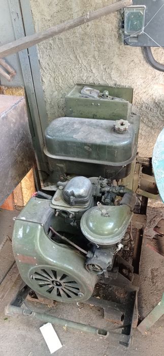 Генератор армійський