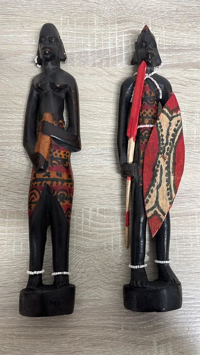 Estatuestas feitas á mão