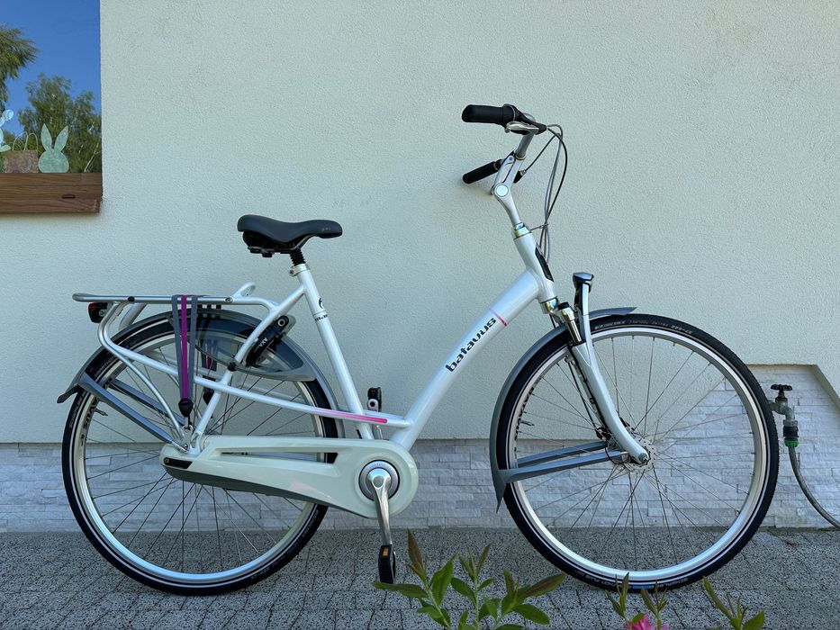 Rower BATAVUS - koła 28, alu, Nexus 7b, prądnica w kole, 2 x amor
