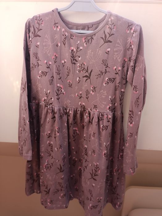 Sukienka z długim rękawem