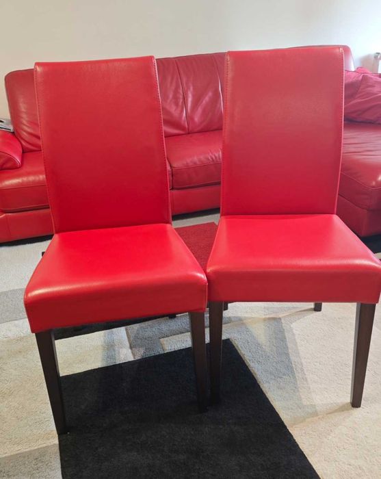 Sofá Chaise Longue (direta) em PELE Natural - Vermelho - 3m + Duas cadeiras de Madeira revistidas em PELE Natural
