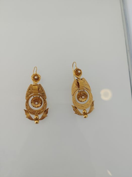 Brincos em ouro de 19,2kt