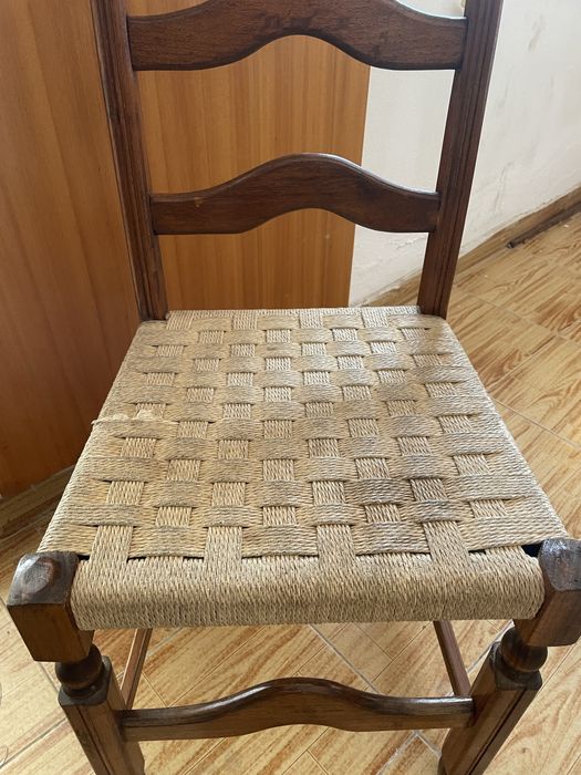 Cadeira rustica de madeira