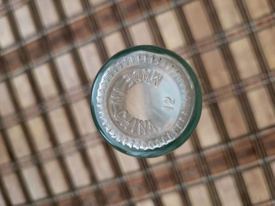 Buteleczki szklane z nakrętką 100 ml.