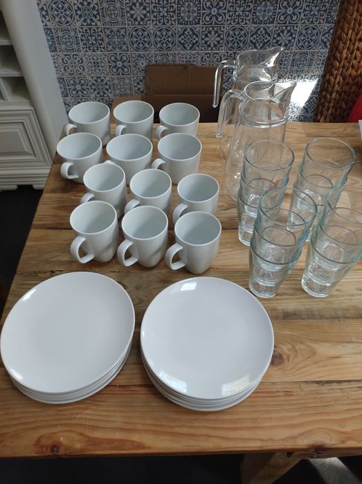 Zestaw naczyń Ikea 12 osób.