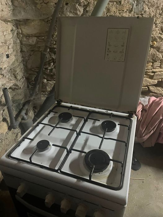 Fogão a gaz impecável a trabalhar a 100%