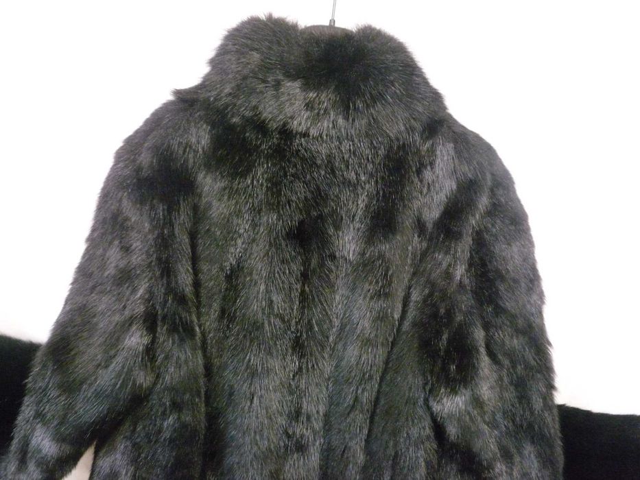 Casaco comprido em pelo natural