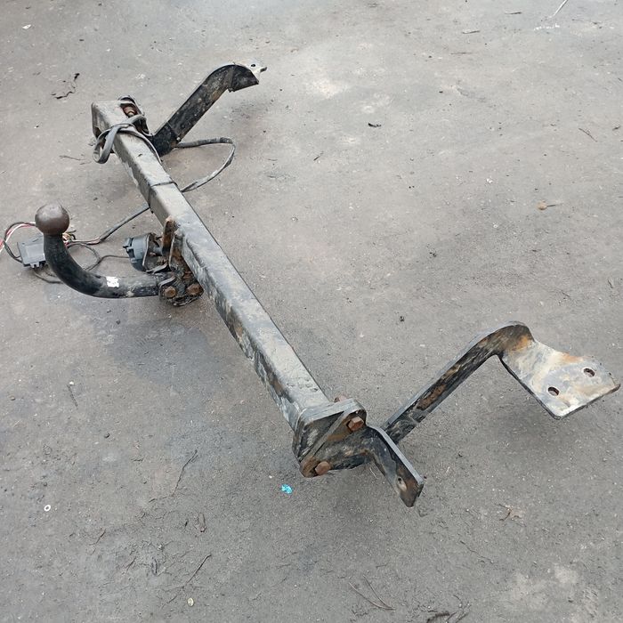 Фаркоп Peugeot Partner B9 Пежо партнер 08-