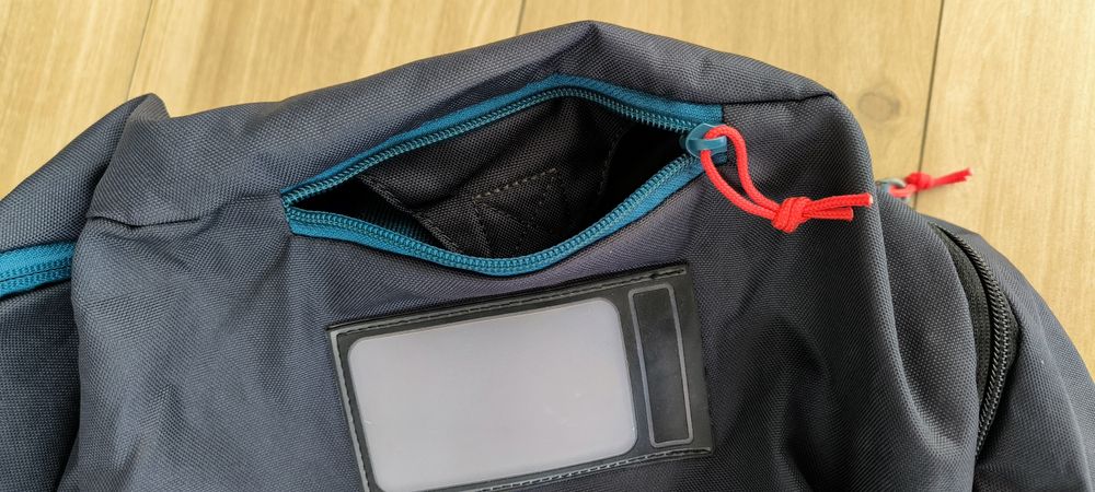 Quechua proteção mochila avião