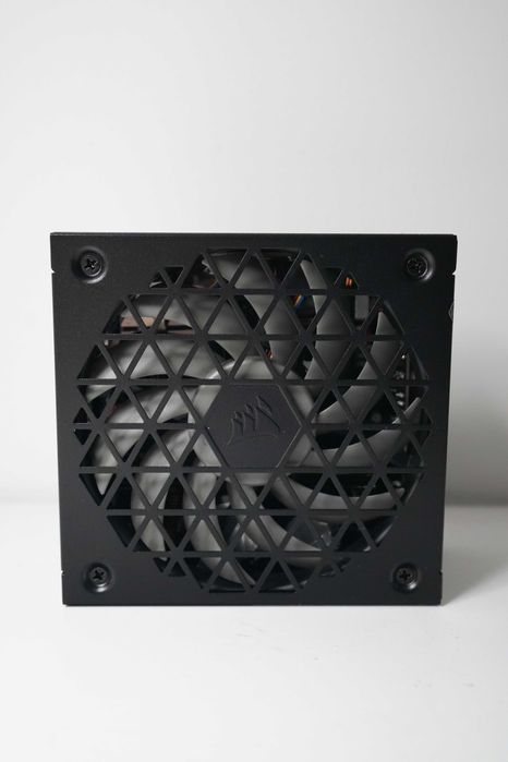 Zasilacz Corsair SF850L o mocy 850 W z serii SF-L