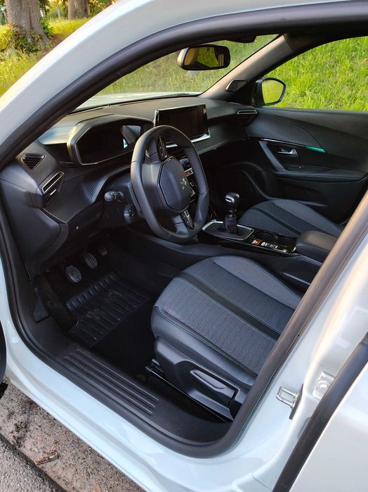 Peugeot 2008 Allure Pack S&S Virtual cockpit Kamera 360Navi
