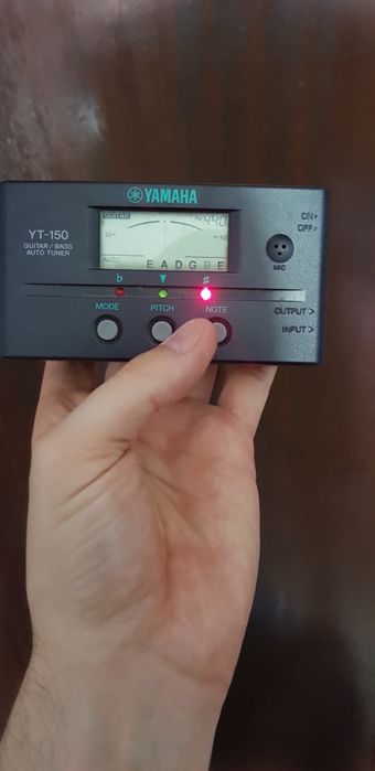 Afinador Yamaha YT-150