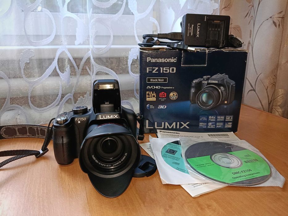 Фотоапарат Panasonic Lumix DMC-FZ150 у дуже хорошому стані