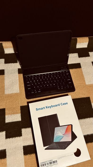 IPad (9th generation)Wi-Fi Apple+Smart Keyboard Case