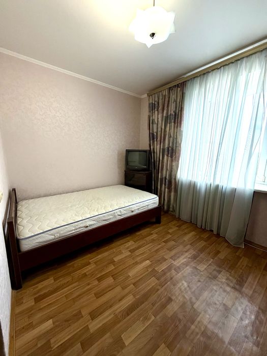 Оренда 3к квартири, Виставка
