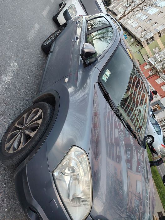 Vende-se ou troco por furgão