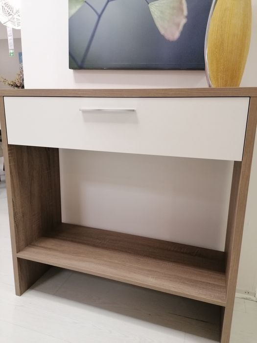 Consola com uma gaveta