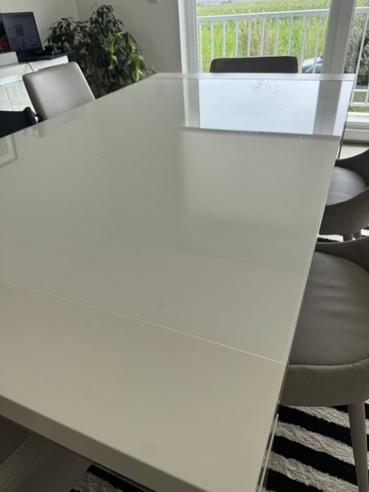 Mesa de sala branca