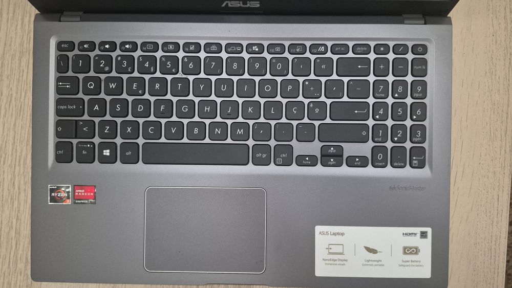 ASUS M515DA — Ryzen 3 | 8GB RAM | SSD 256GB | Como Novo