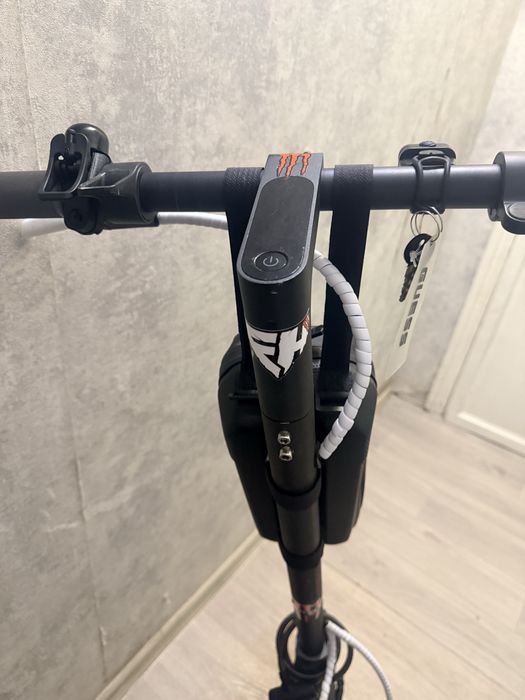 Продается електросамокат xiaomi 4 ultra