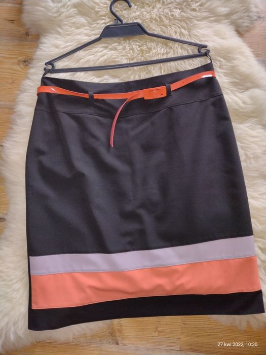 Spódniczka na podszewce z paskiem