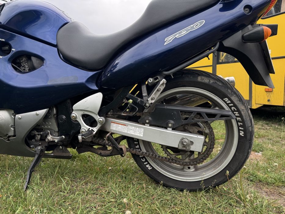 Продам мотоцикл Suzuki 750