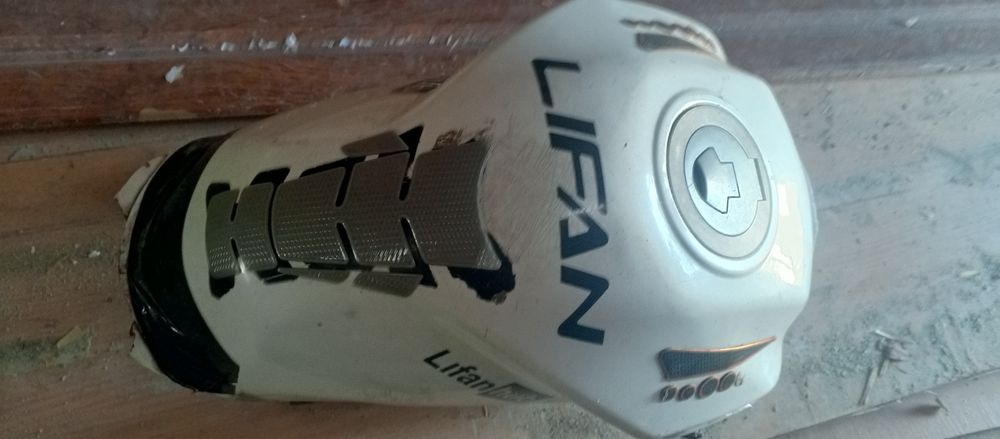 Бак на ліфан кп 200