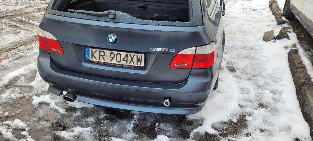 Zderzak tył bmw e61 Parktronic  Ładny
