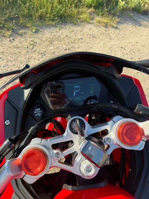 Электромотоцикл / электробайк / электроскутер