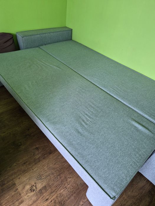 Używane szare łóżko