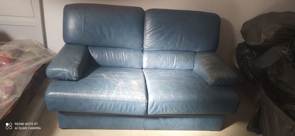 Sofás azuis em bom estado