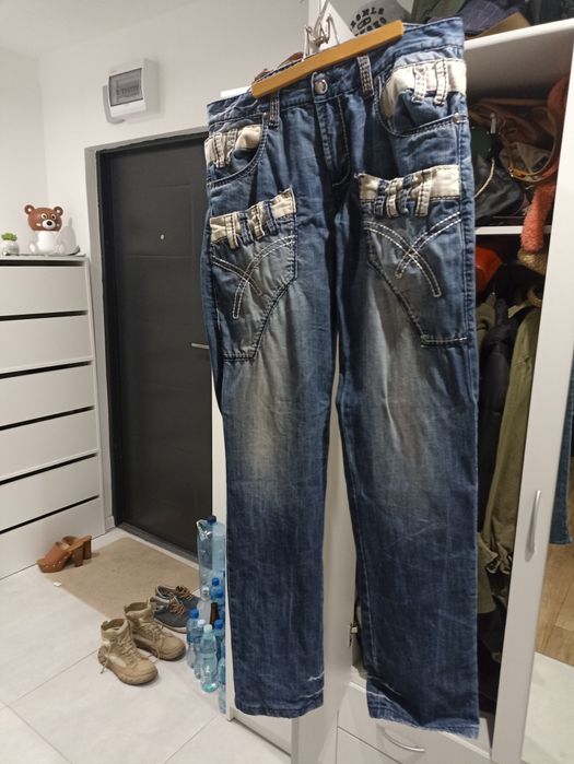 jeansy z białymi wstawkami stan bdb