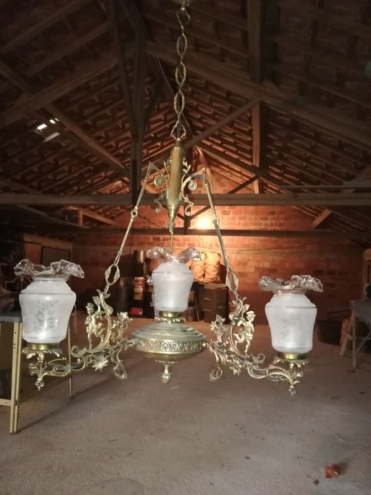 Candeeiro rústico em latão