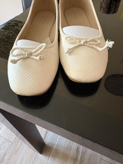 Jasne damskie baletki