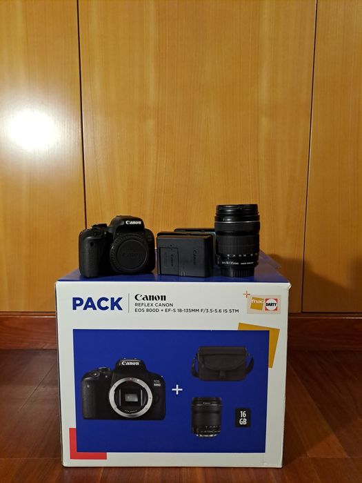 CANON 800D 18-135mm+ 5 baterias