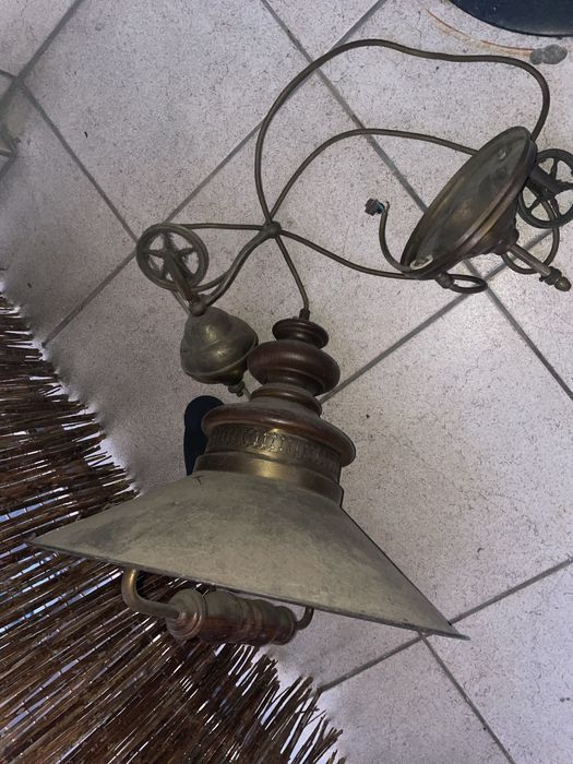 Antyczna lampa mosiężna