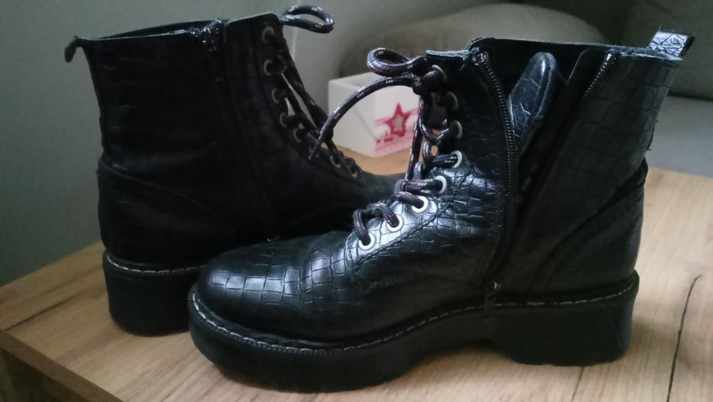Buty botki rozmiar 38  lekko ocieplane