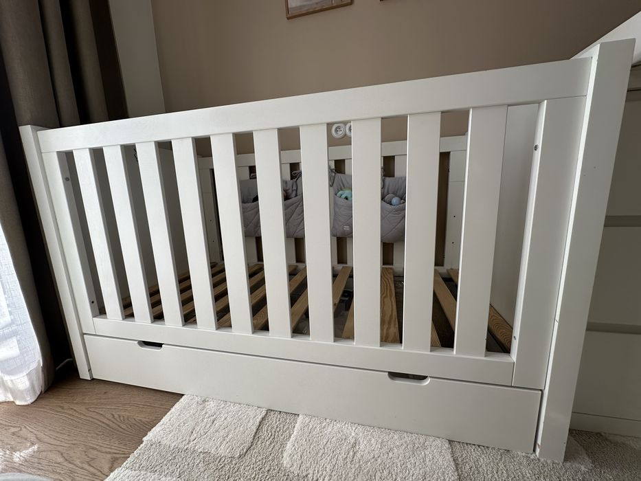 Łożeczko dziecięce Pinio 140x70 z szufladą i materacem