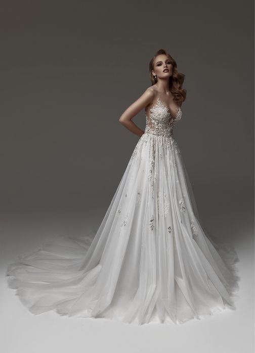 Весільна сукня бренду Adamaris