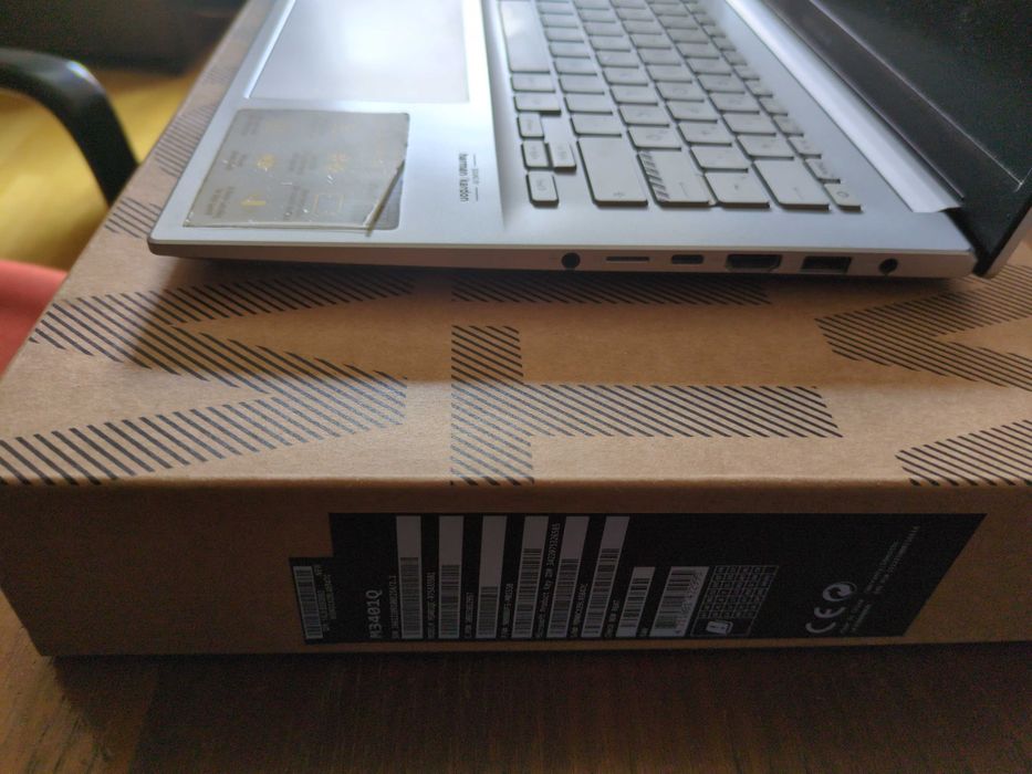 ASUS vivobook 14 QHD+ | Ryzen 7 5800H | RTX 3050 | 8GB RAM | 512GB SSD