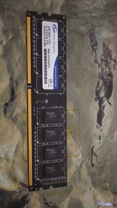 Модуль пам'яті 4gb.