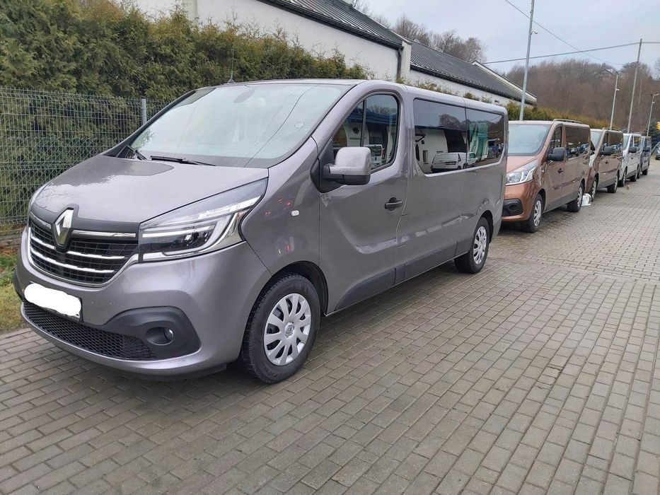 Wynajem busów 9 os. Renault Trafic long