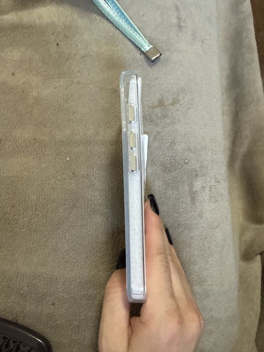 Чехол на iphone 16 pro