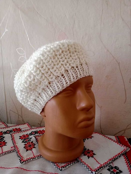 Берет фетровий в гарному стані, в'язаний берет