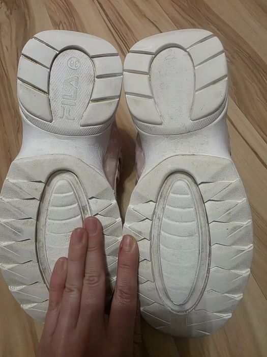 Rozowe sneakersy  marki fila rozmiar 37