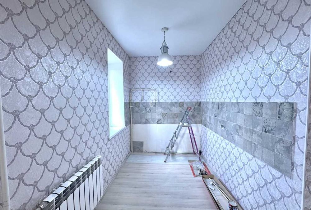 продаж 2 кімн сталінки Садова 2 поверх ремонт,гараж,закритий двір