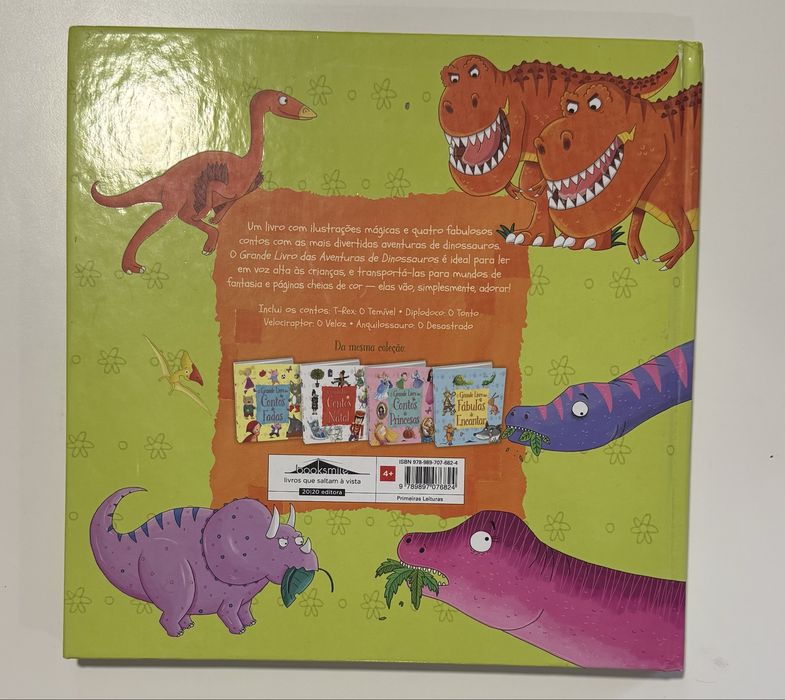 Livro infantil “O Grande Livro das Aventuras de Dinossauros”