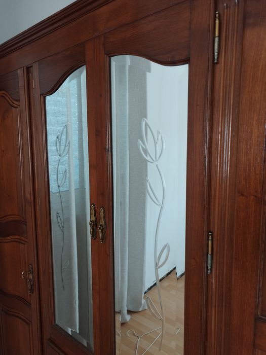 Roupeiro madeira maciça