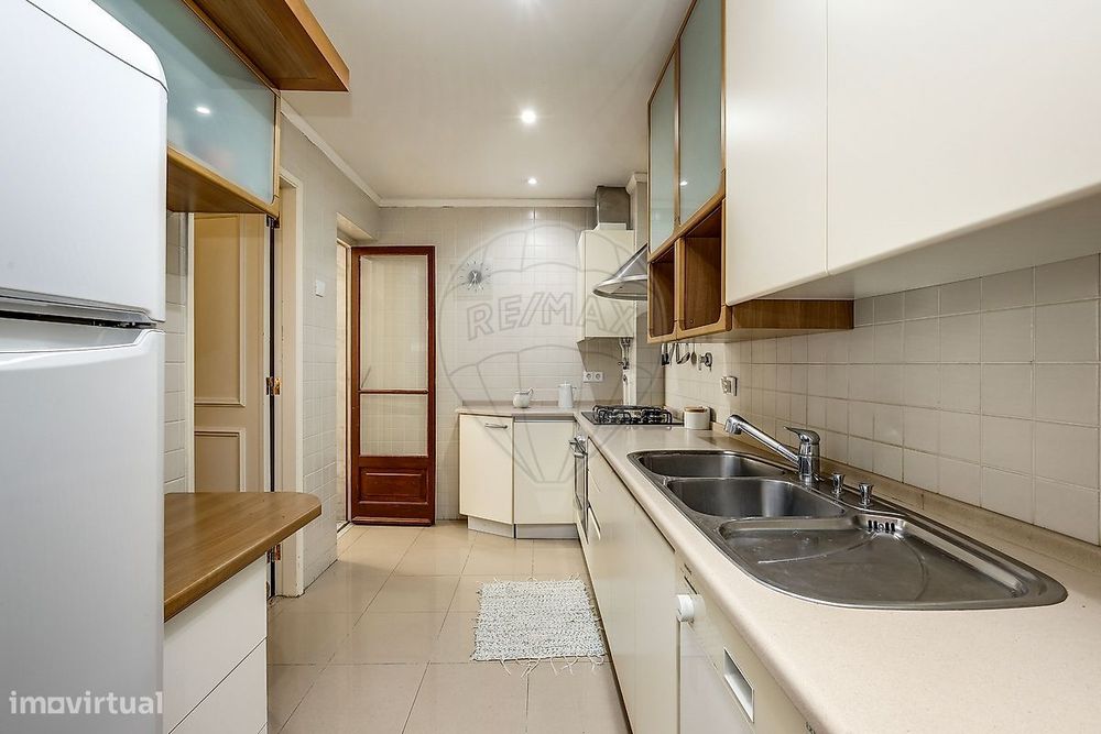 Apartamento T4 para arrendamento